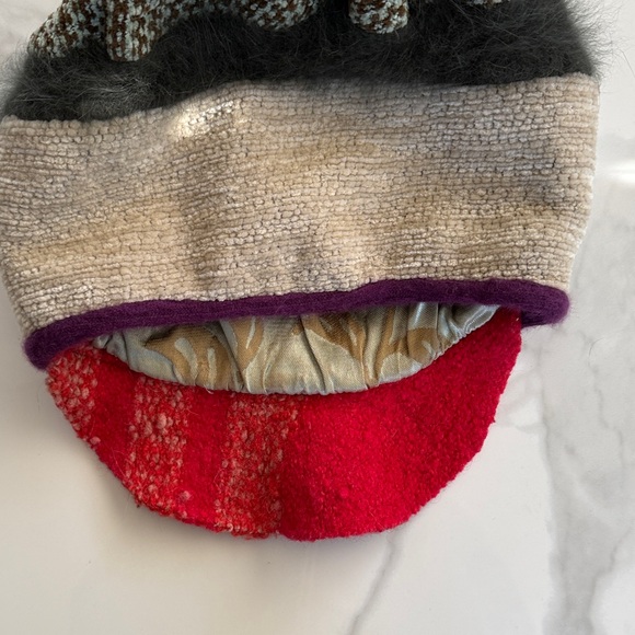 Elegant Multicolor Women's Hat with Faux Fur Trim - Picture 5 of 6